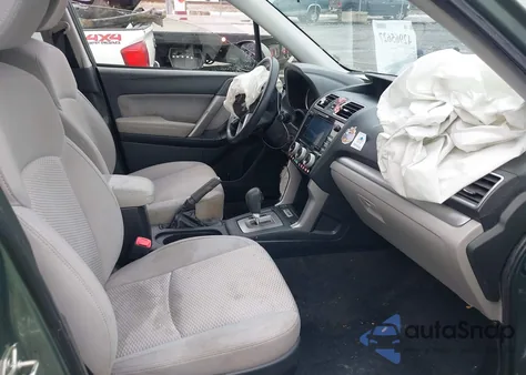 2017 Subaru Forester 2.5I Premium из США, поврежденный, VIN JF2SJAEC6HH586359